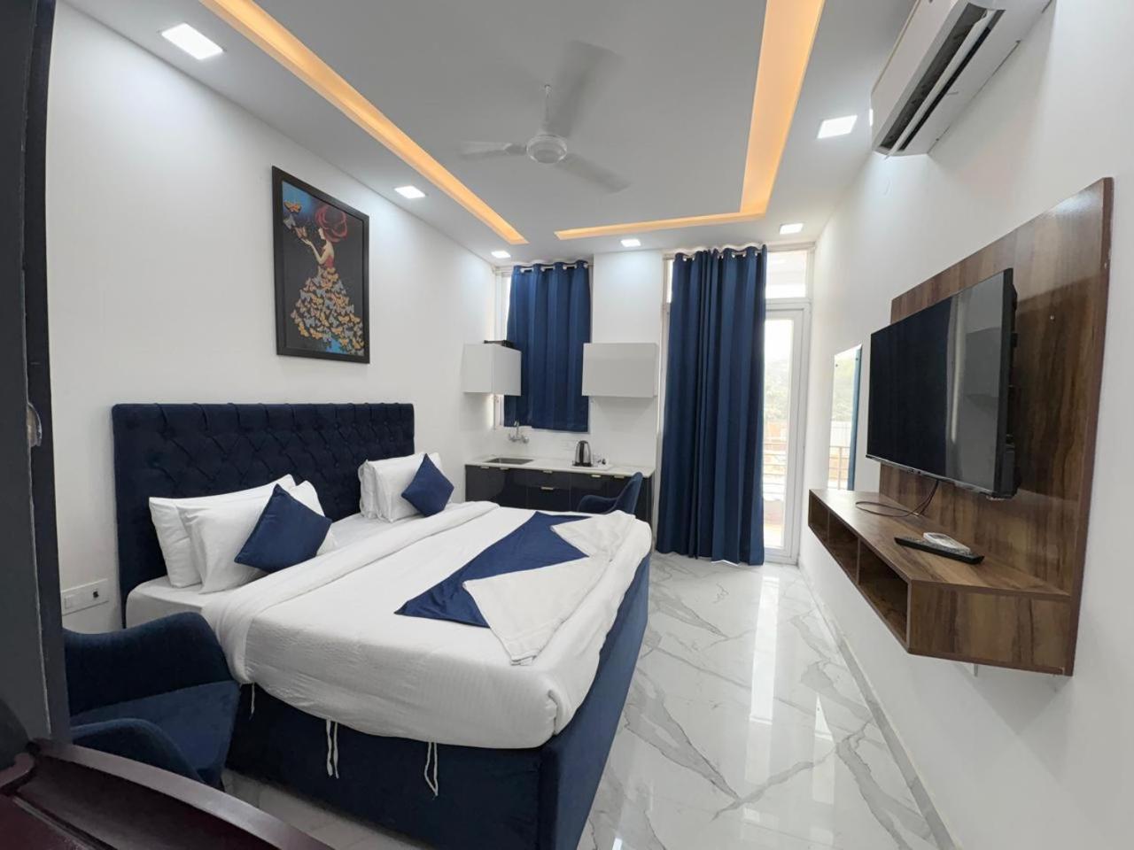 Pacific Inn Eco Central Gurgaon Luaran gambar