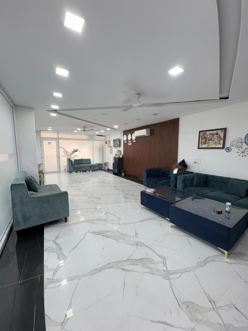 Pacific Inn Eco Central Gurgaon Luaran gambar