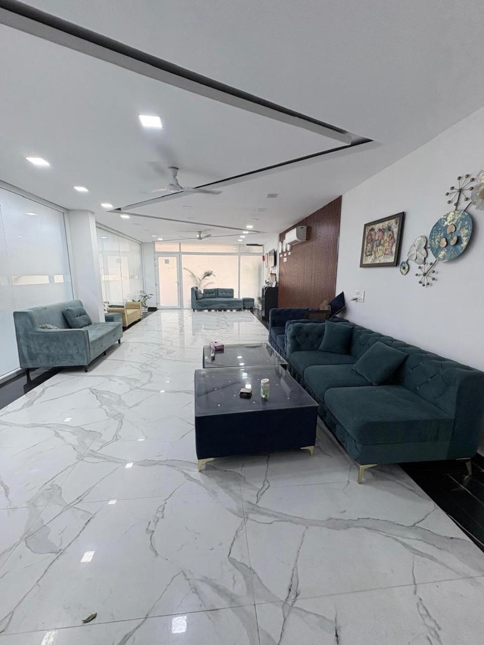 Pacific Inn Eco Central Gurgaon Luaran gambar