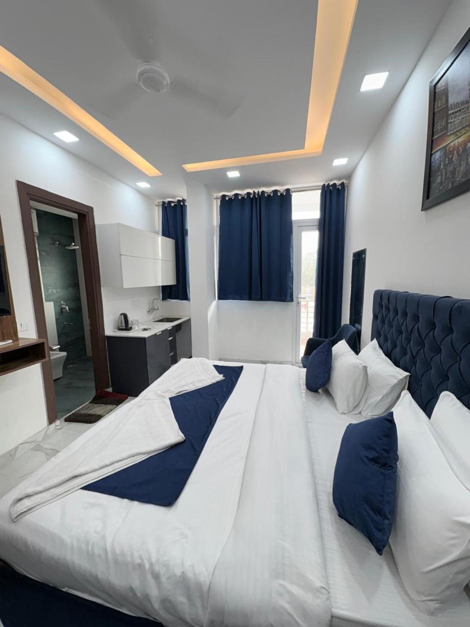 Pacific Inn Eco Central Gurgaon Luaran gambar