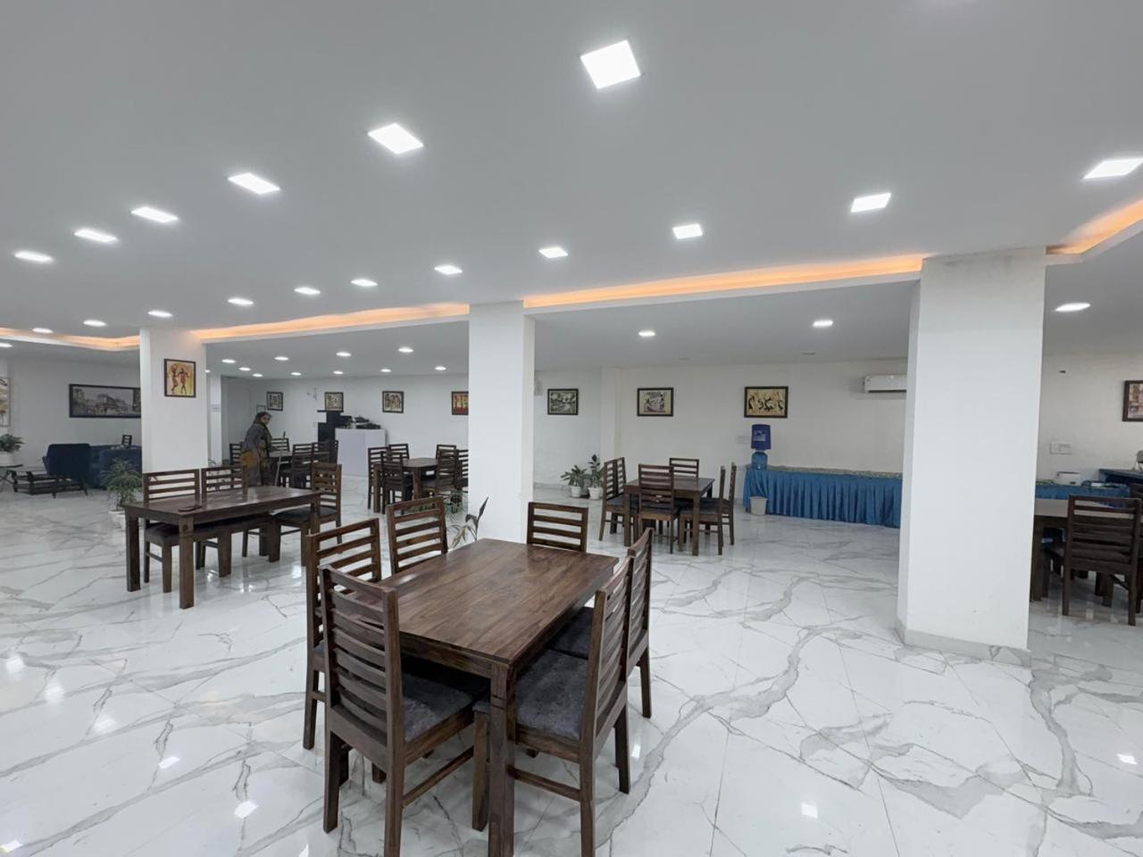 Pacific Inn Eco Central Gurgaon Luaran gambar