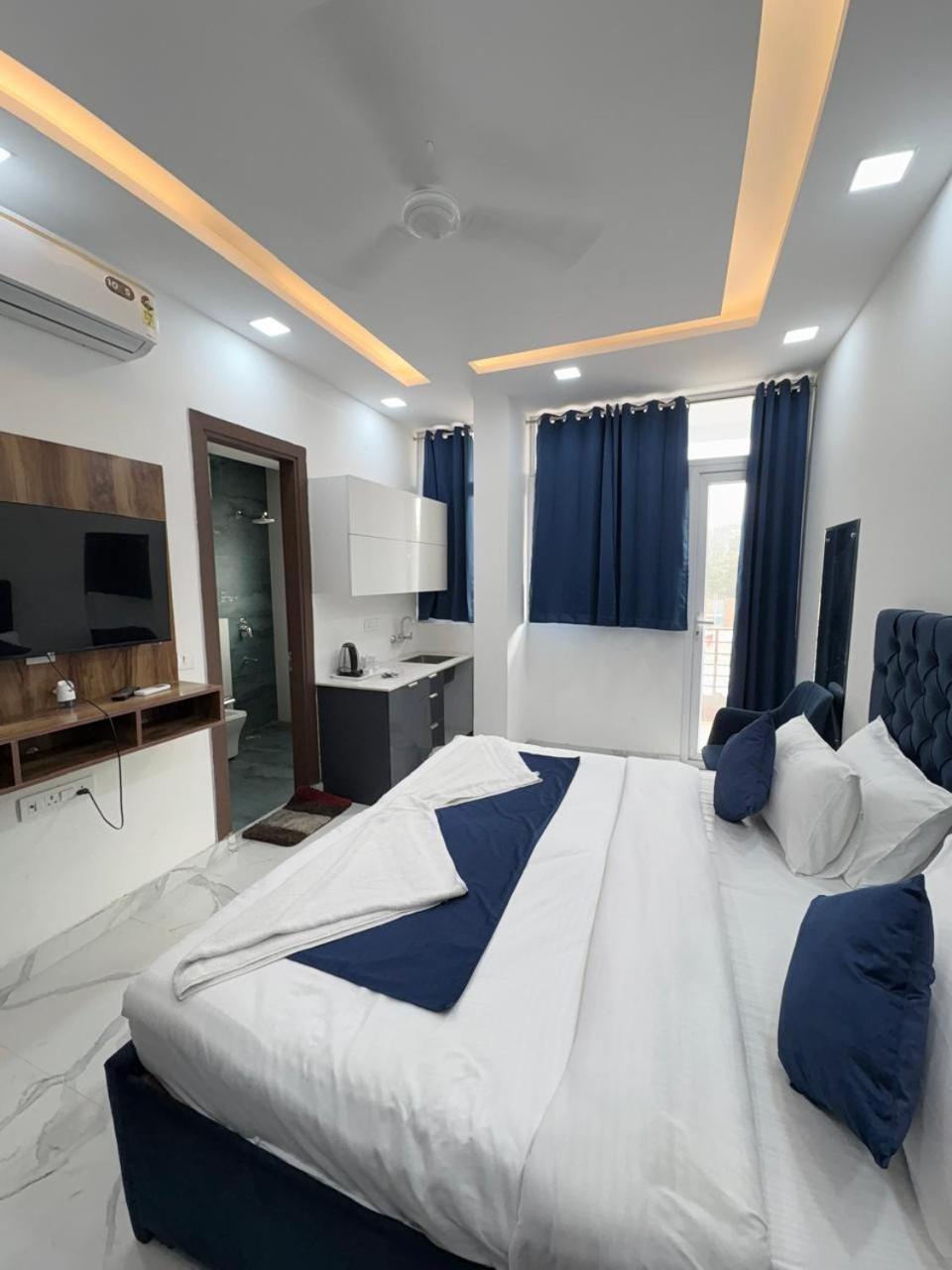 Pacific Inn Eco Central Gurgaon Luaran gambar