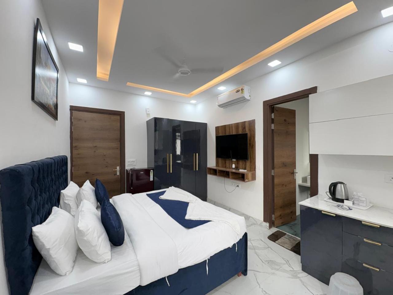 Pacific Inn Eco Central Gurgaon Luaran gambar