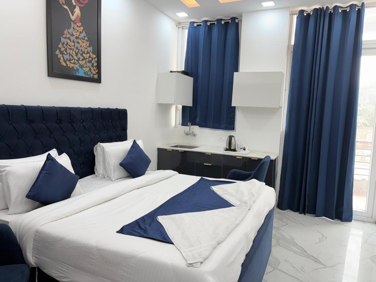 Pacific Inn Eco Central Gurgaon Luaran gambar