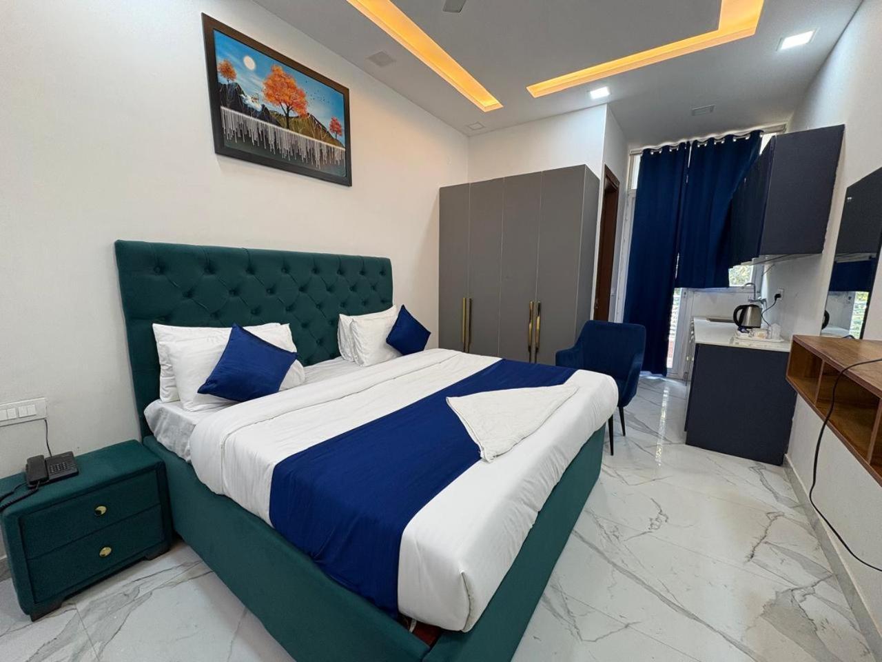Pacific Inn Eco Central Gurgaon Luaran gambar