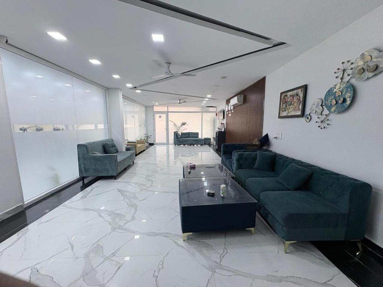 Pacific Inn Eco Central Gurgaon Luaran gambar