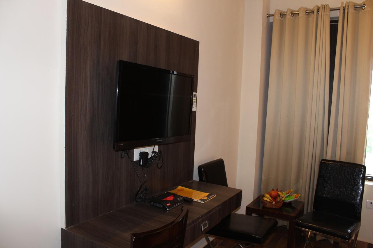 Pacific Inn Eco Central Gurgaon Luaran gambar