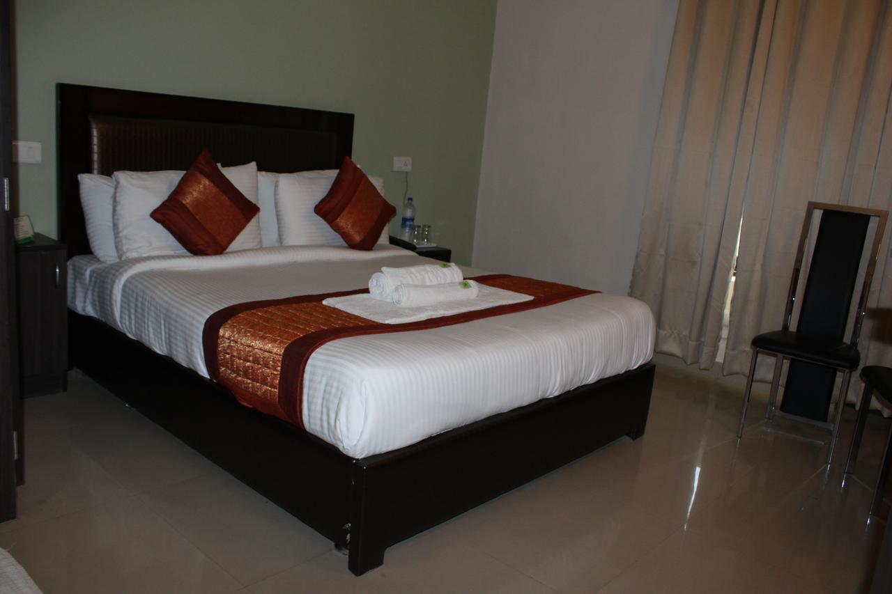 Pacific Inn Eco Central Gurgaon Luaran gambar