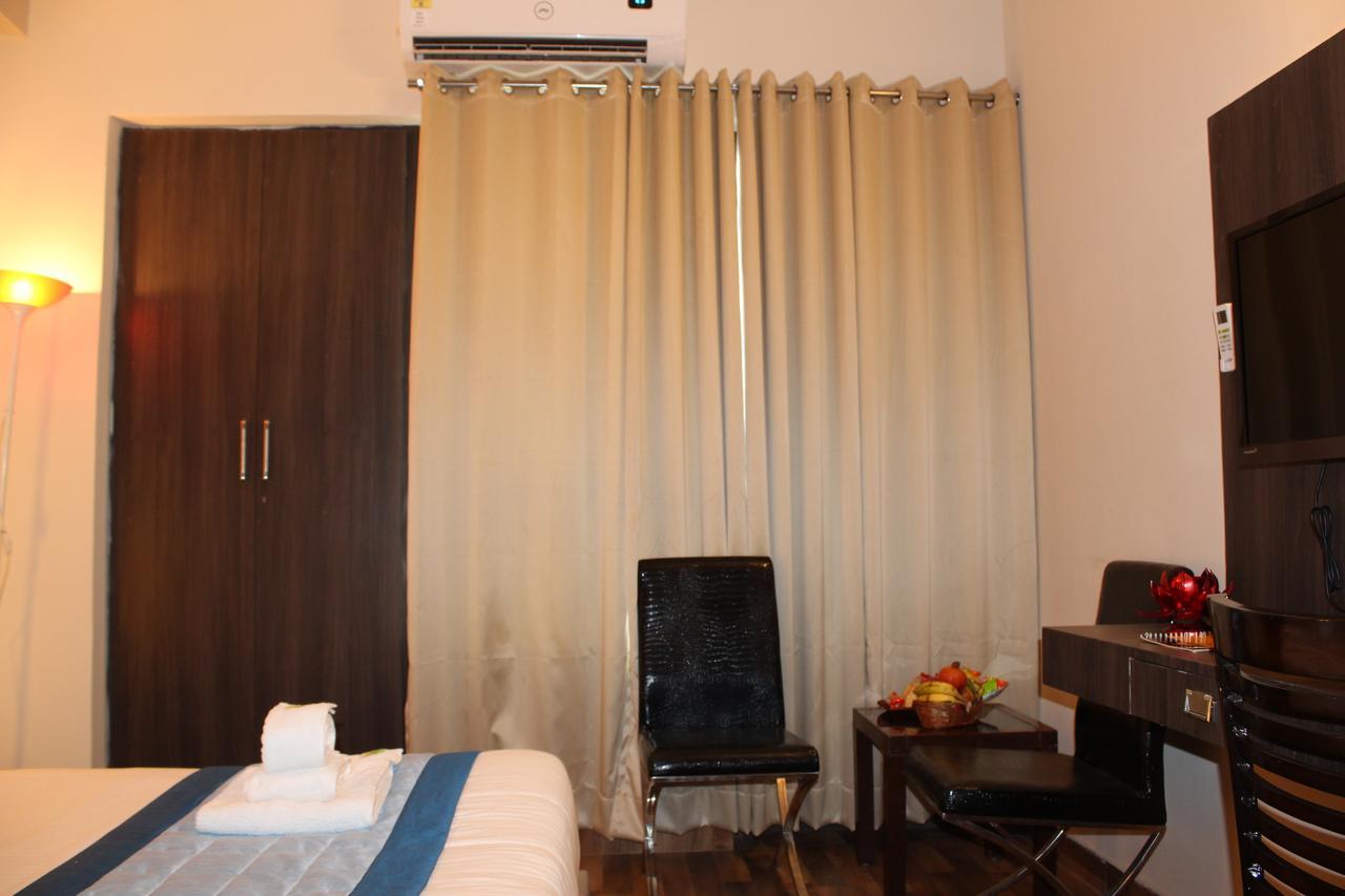 Pacific Inn Eco Central Gurgaon Luaran gambar