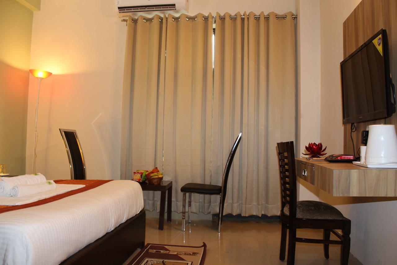 Pacific Inn Eco Central Gurgaon Luaran gambar