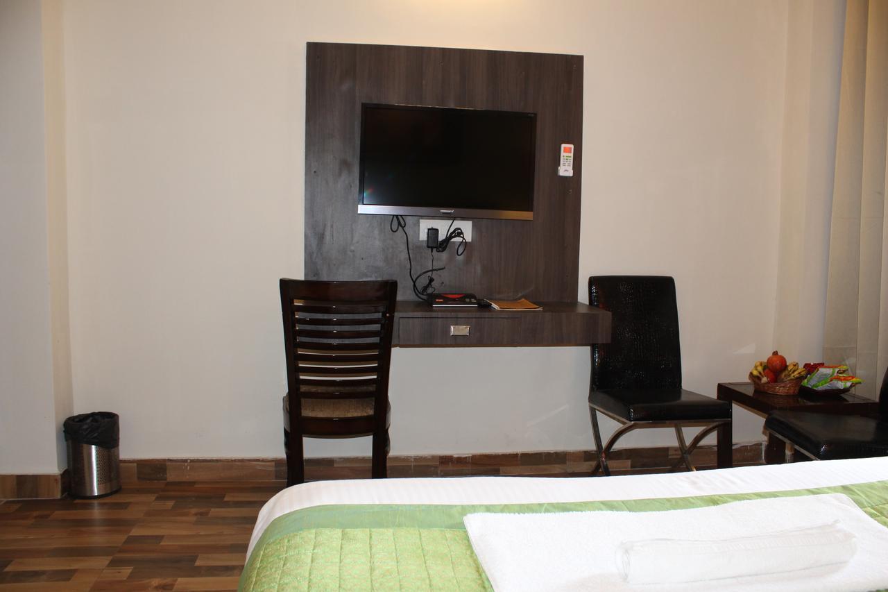 Pacific Inn Eco Central Gurgaon Luaran gambar