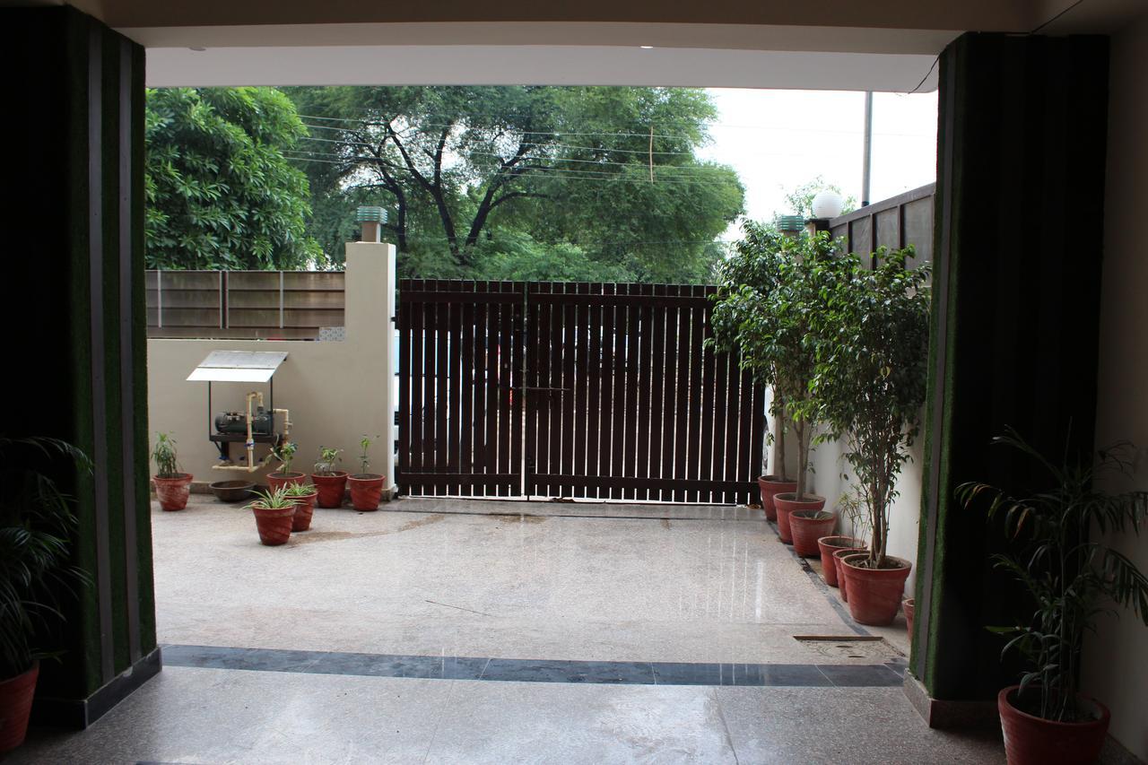 Pacific Inn Eco Central Gurgaon Luaran gambar