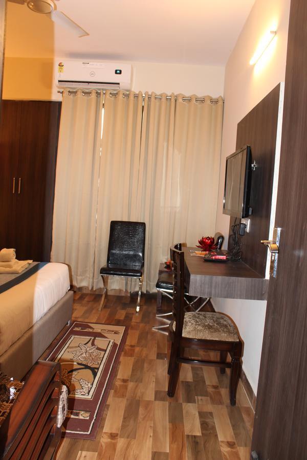 Pacific Inn Eco Central Gurgaon Luaran gambar