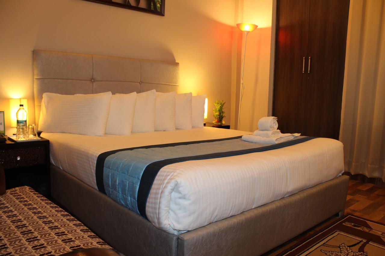Pacific Inn Eco Central Gurgaon Luaran gambar